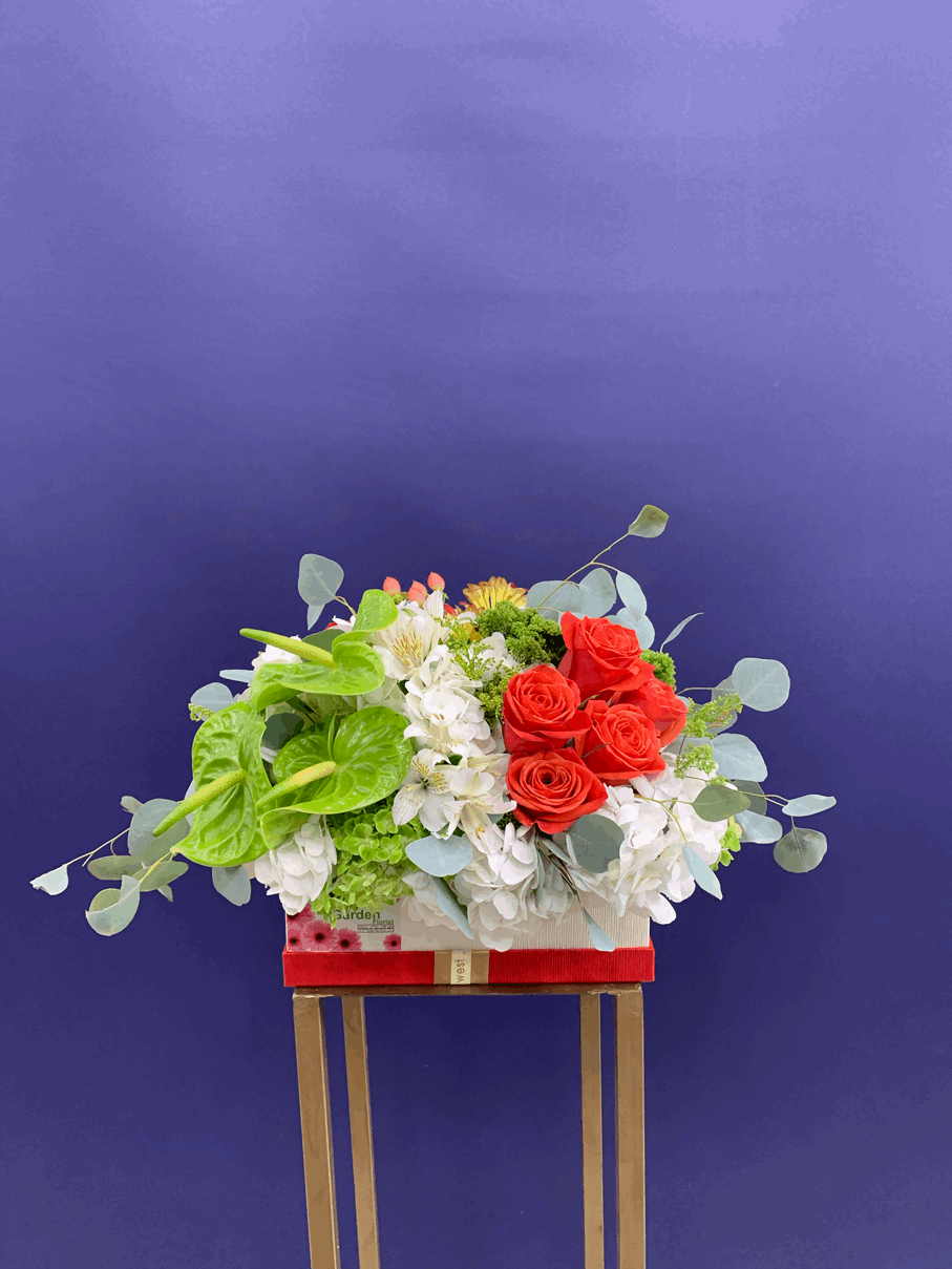 Wish Upon A Star rose floral arrangement for birthday — Flower Empire Aurora florist serving Richmond Hill